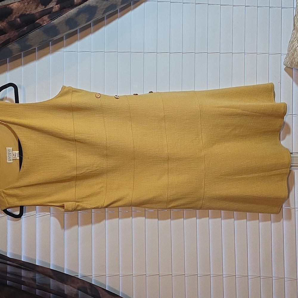 Express Yellow Midi Dress with Side Buttons - Picture 5 of 7